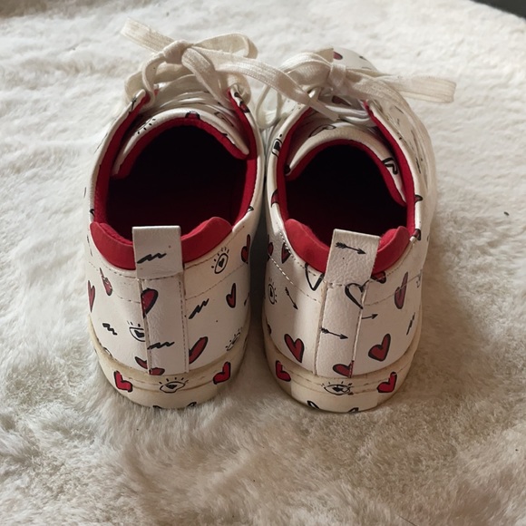 COPY - Aldo Valentine’s sneakers 6.5 - Picture 5 of 6